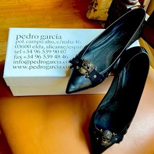 Vintage Pedro Garcia flats with crystal skulls